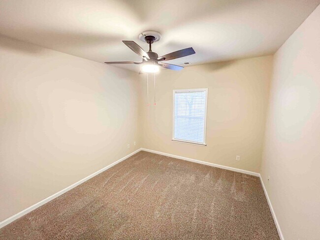 Building Photo - Immaculate 4 BR/3 BA Traditional in Acworth!