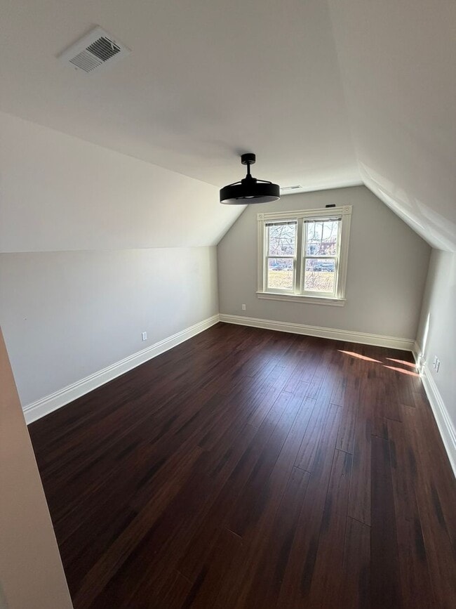 Building Photo - Bright & Spacious 3BR in The Grove – Walk to Shops & Dining!