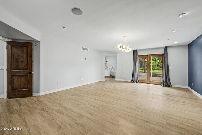 Building Photo - 2311 E Colter St