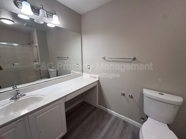 Building Photo - 200 Eastbrook Way