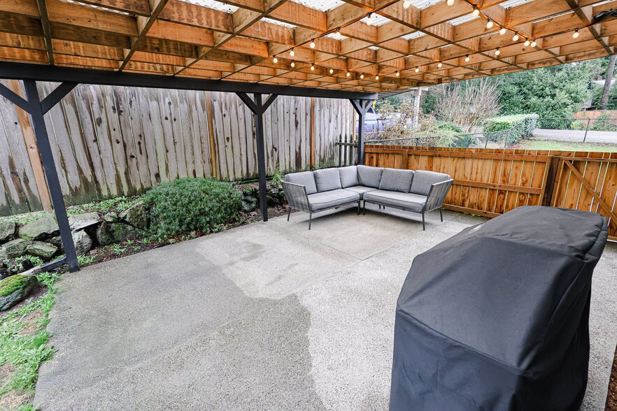 Building Photo - 18912 46th Ave S