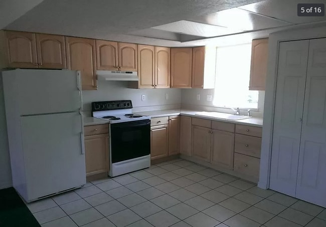 Building Photo - HUGE 6 bed 3 bath Home in Pocatello