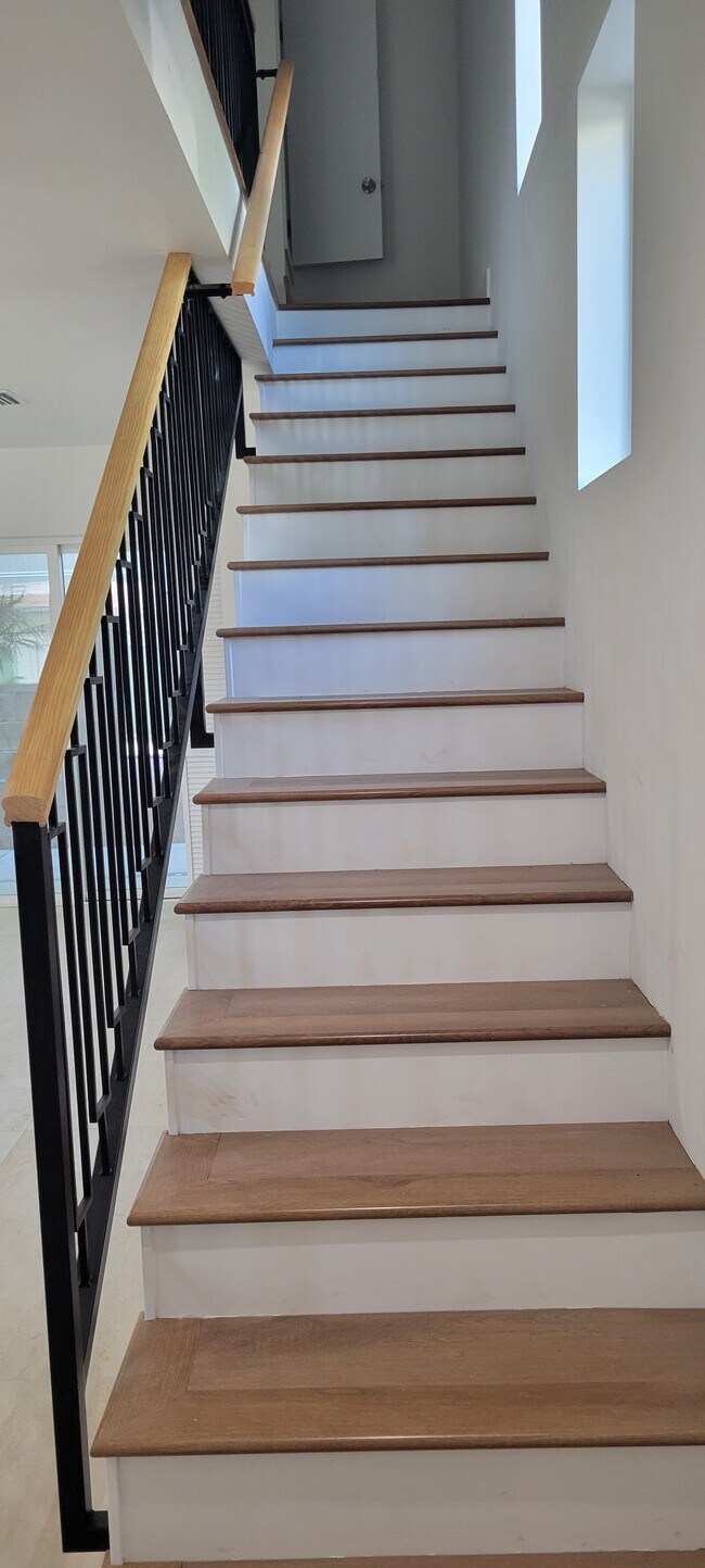 Building Photo - 2515 Foothill Blvd