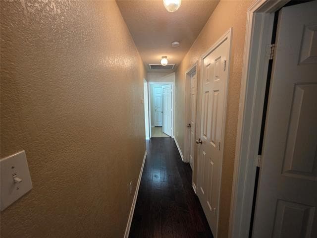 Building Photo - 1513 Millbrook Dr