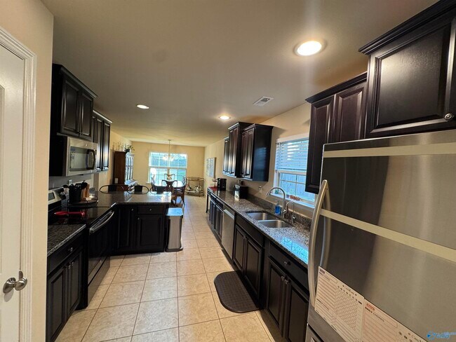 Building Photo - 200 Tybee Dr