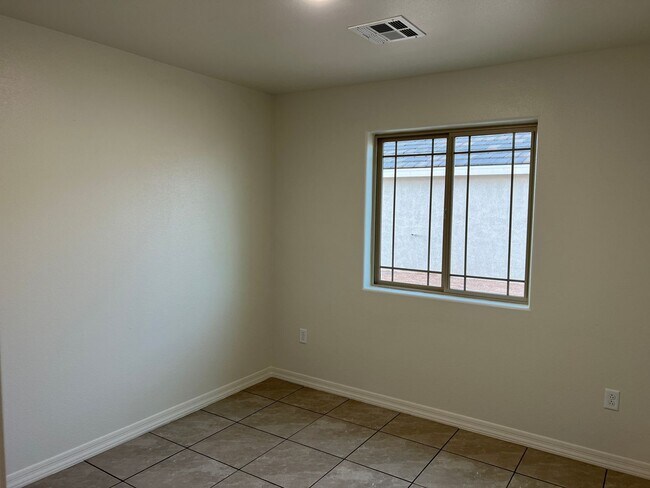 Building Photo - Brand New - 3 Bedroom - 2 Car Garage