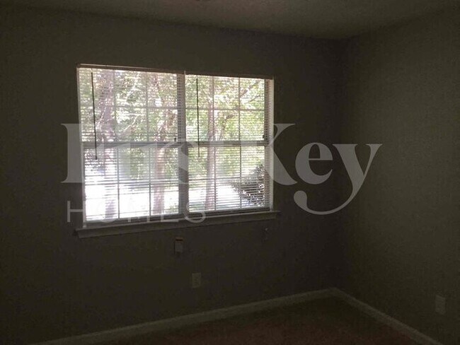 Building Photo - 280 Lazy Hollow Ln