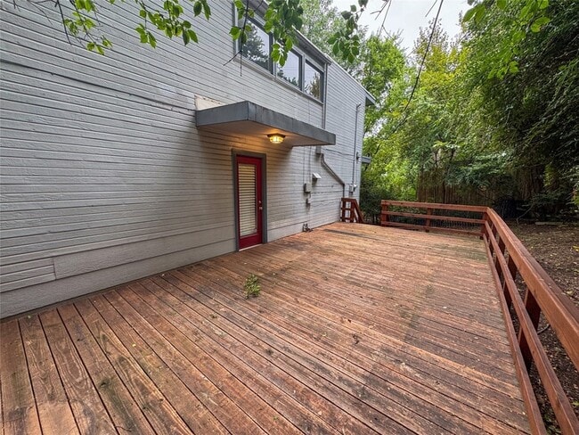 Building Photo - 520 Kessler Blvd