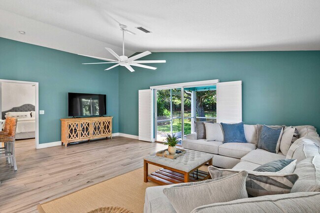Building Photo - 104 Old Jupiter Beach Rd