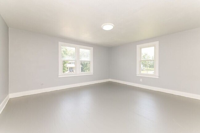 Building Photo - 1501/1503 Clifton Ave