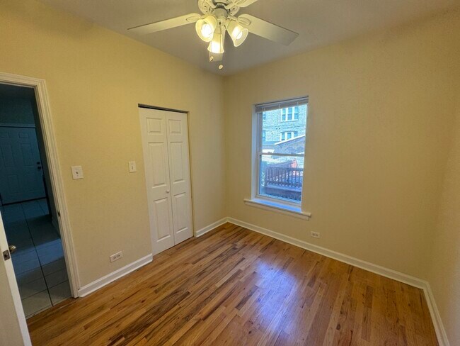 Building Photo - 3436 W Leland Ave