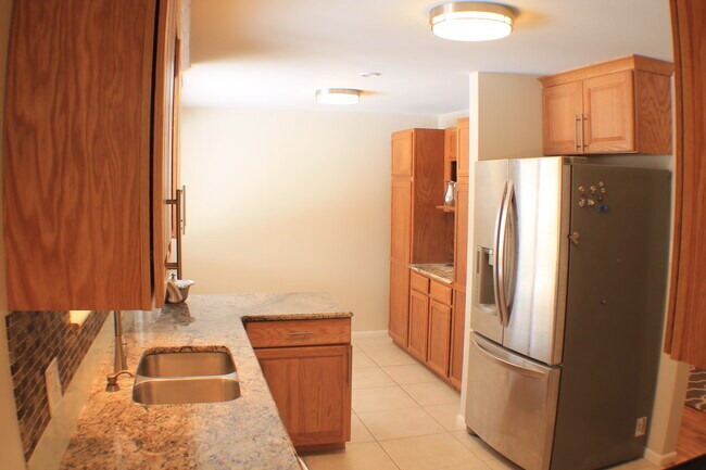 Building Photo - 6482 Zephyr St