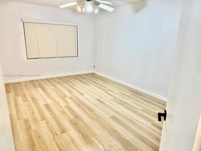 Building Photo - 8290 Lake Dr