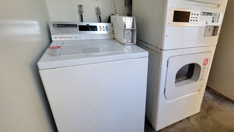 Building Photo - 8517 Cedros Ave