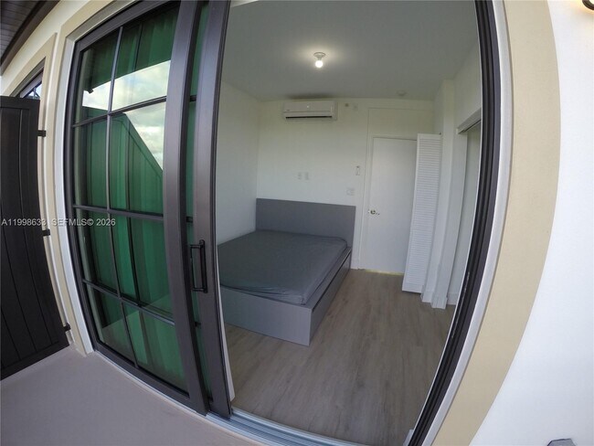 Building Photo - 4100 SW 64th Ave