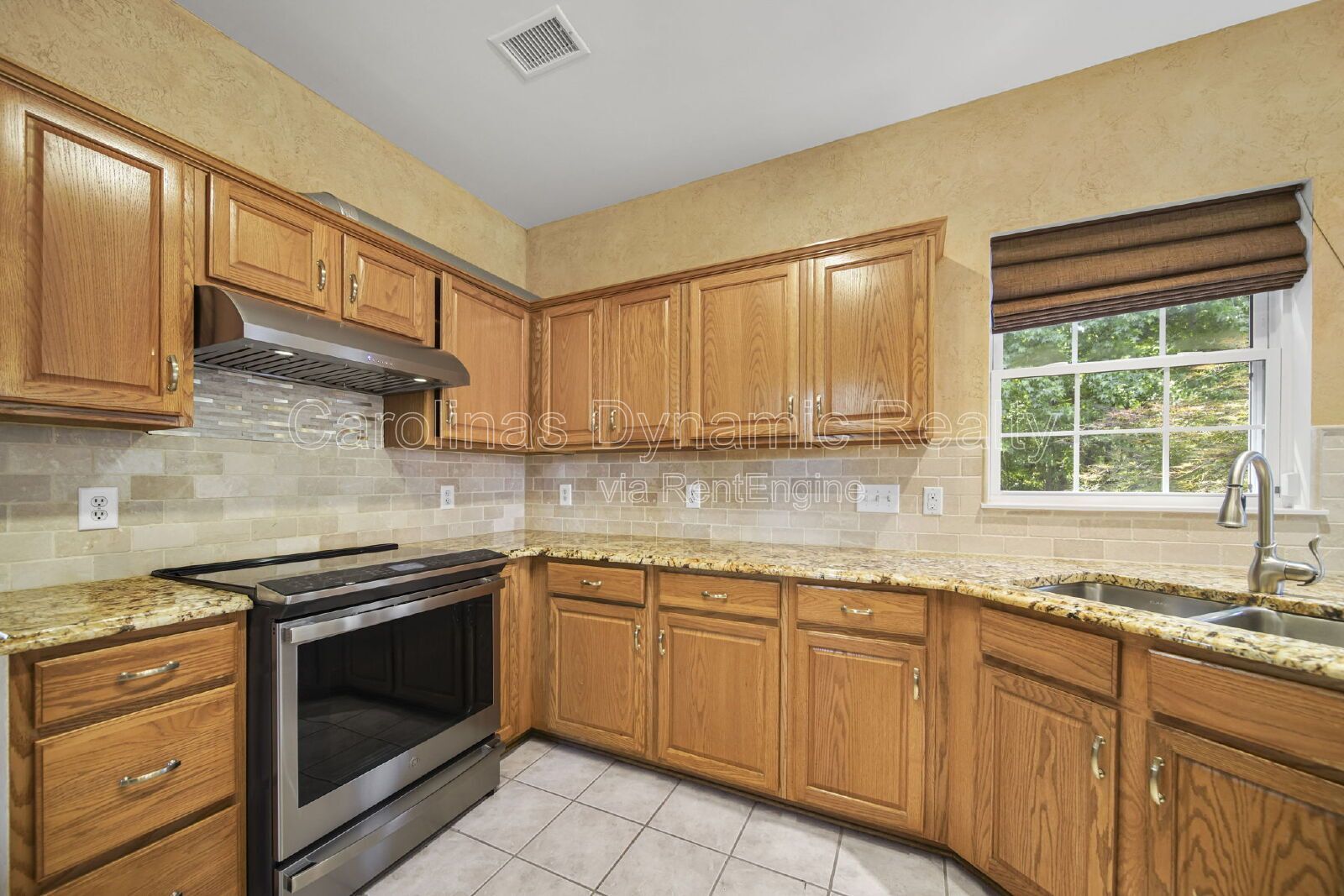 Building Photo - 2812 Redfield Dr