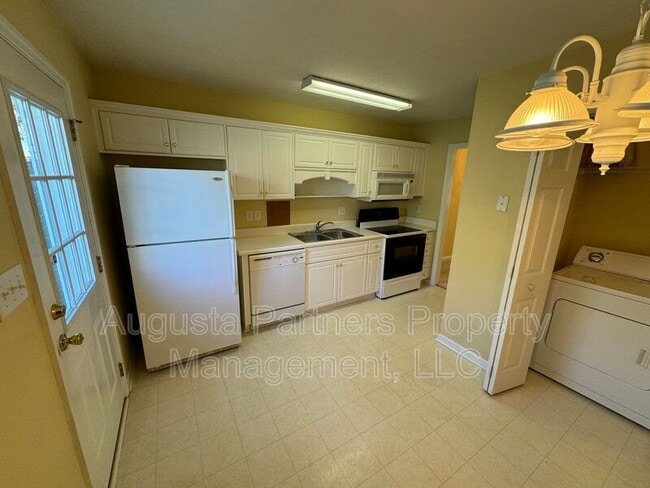 Building Photo - 442 Flowing Creek Dr