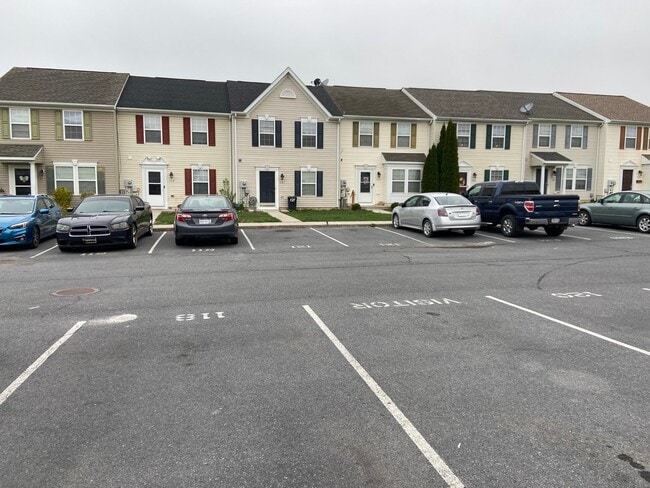 Building Photo - 121 Checko Court