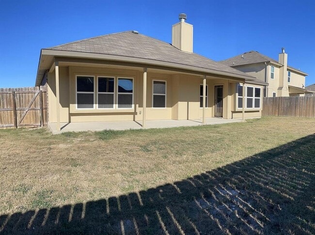 Building Photo - 604 W Vega Ln