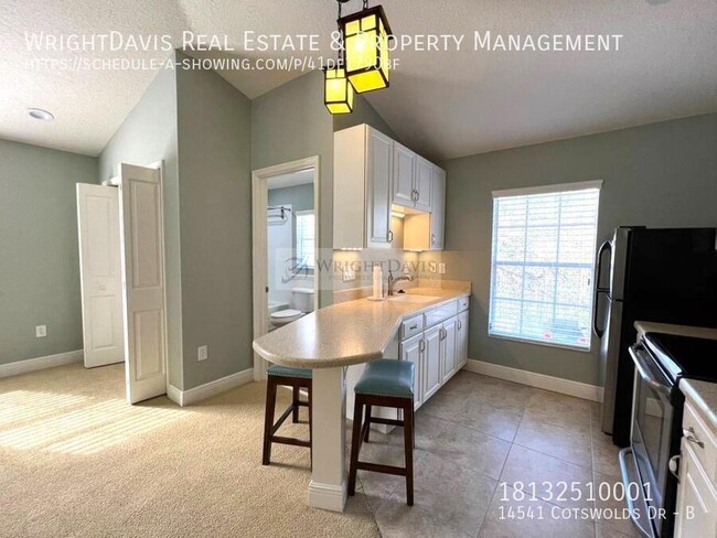 Building Photo - Beautiful Townhome-Style Studio Apartment ...