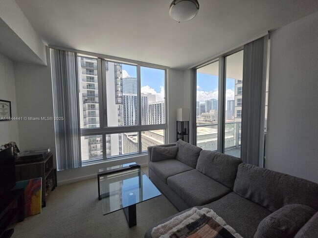 Building Photo - 300 S Biscayne Blvd