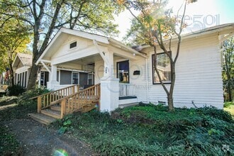 Building Photo - This Hillcrest Bungalow is just what you w...