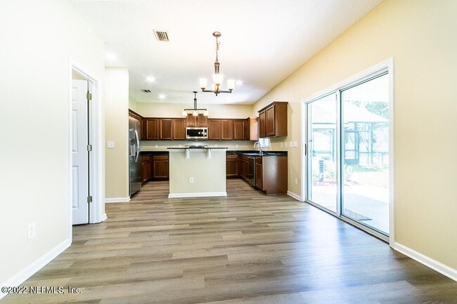 Building Photo - 825 Marjories Way