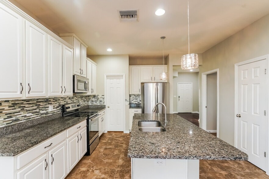 Building Photo - 10141 Celtic Ash Dr