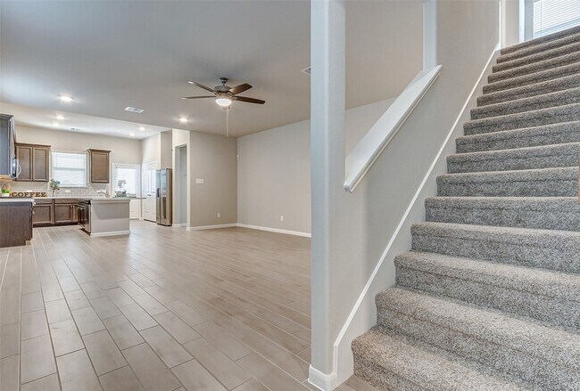 Building Photo - 5311 Sunway Dr