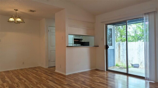 Building Photo - 6916 Scenic Brook Dr