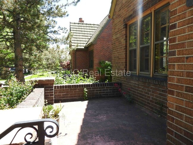 Building Photo - Park Hill Home For Rent