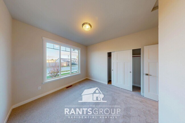 Building Photo - Brand New Home! Beautiful Steilacoom Ridge Home! Easy freeway access!