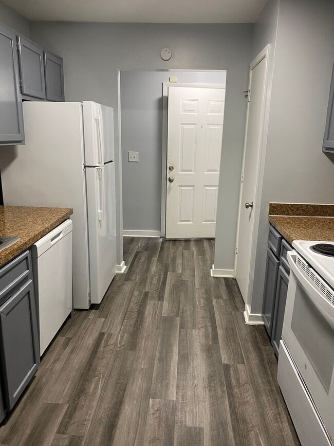 Building Photo - 2 Bed 2 bath condo