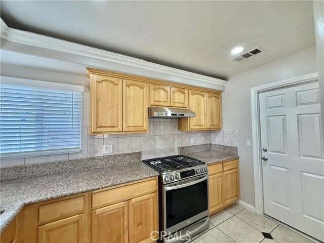 Building Photo - 930 S Charlotte Ave