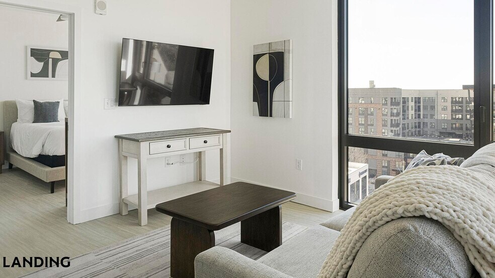 Building Photo - 1007 S Mint St