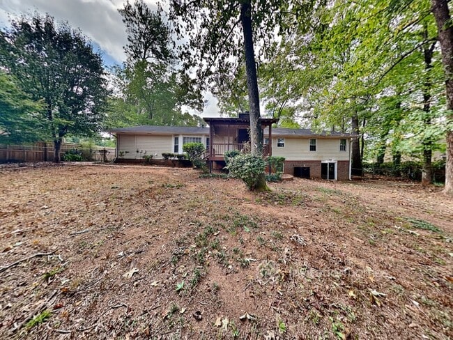 Building Photo - 3340 Berkshire Bend SE