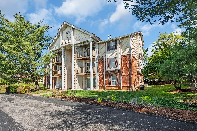 Primary Photo - 700 Ridgeside Dr