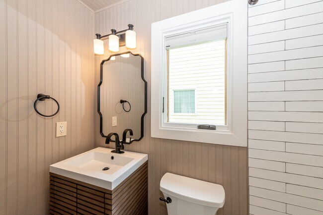 Building Photo - 626 Copperfield Dr