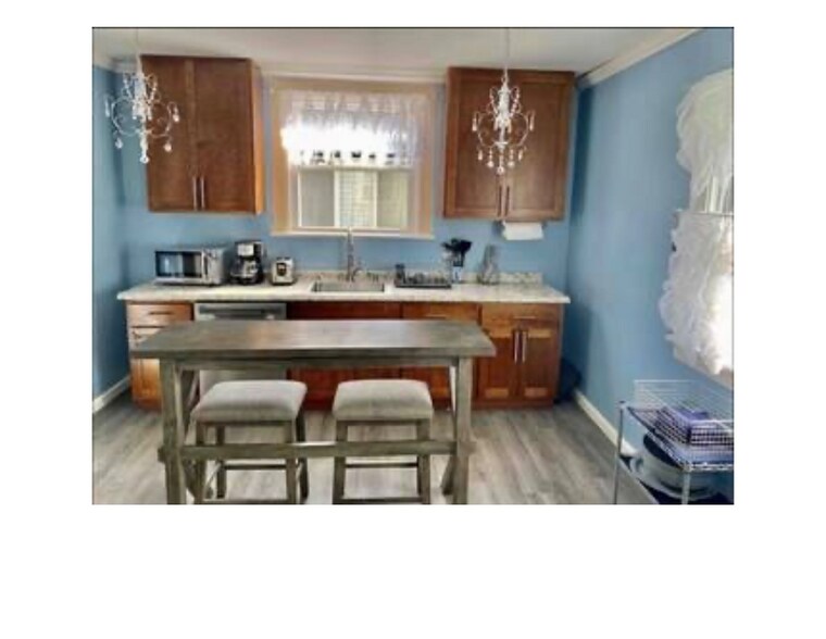 Building Photo - 17100 Maple Heights Blvd