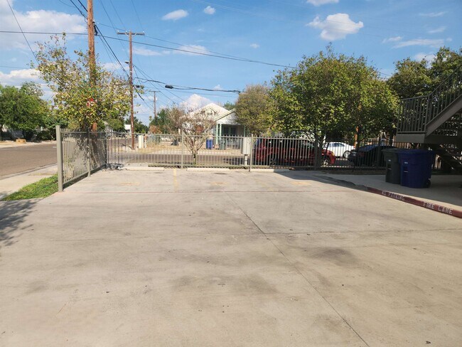 Building Photo - 1720 Juarez Ave