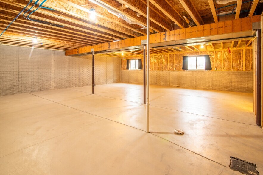 Building Photo - 501 Cobblestone Way