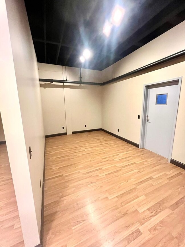 Building Photo - Beautiful Loft in Downtown Springfield