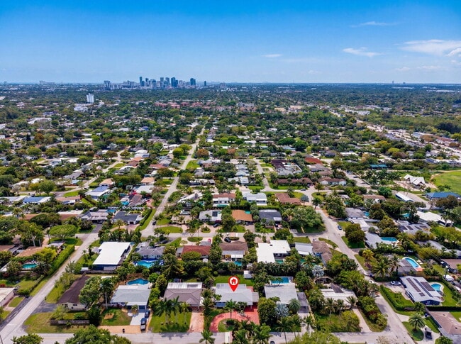 Building Photo - 624 NW 28th Ct