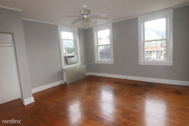 Building Photo - 1 br, 1 bath Apartment - 3970 Falls Road