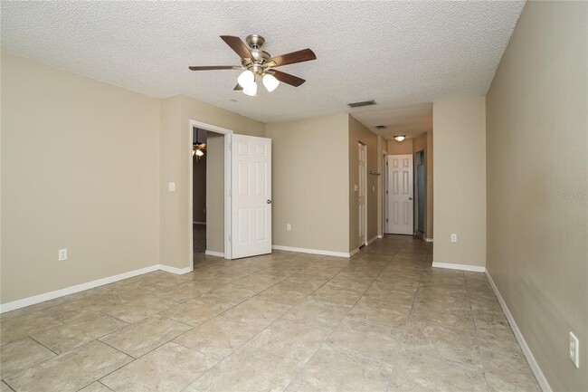 Building Photo - 725 Maderia Ct