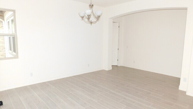 Building Photo - Beautiful home with generation suite in gated community