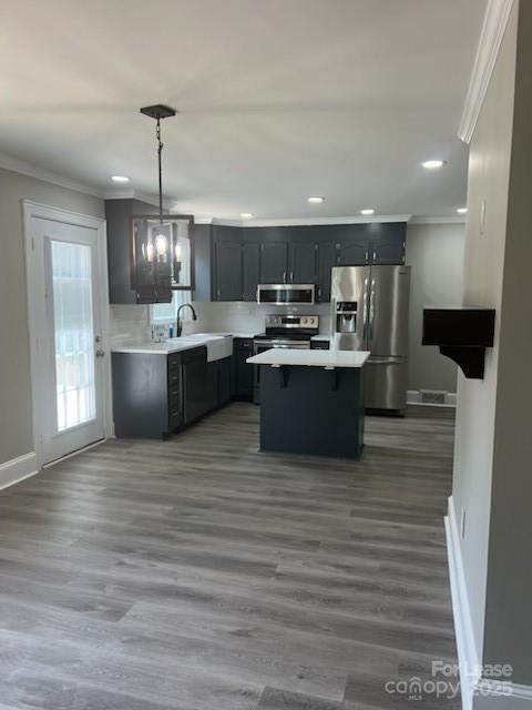 Building Photo - 702 Woods Dr