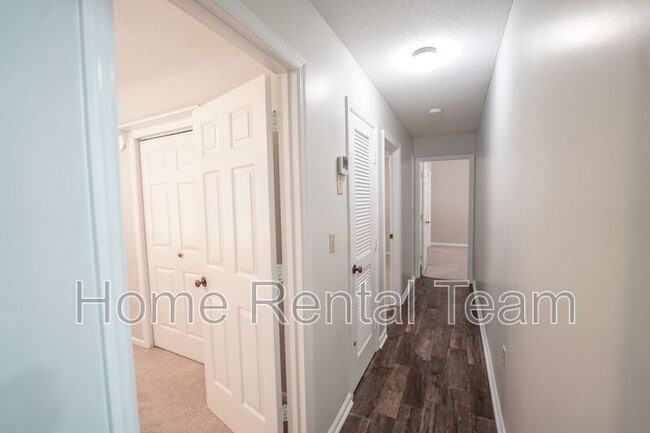 Building Photo - 803 Kings Rd