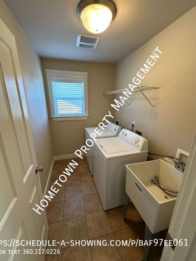 Building Photo - 4235 Cashmere Dr NE