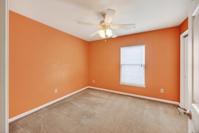 Building Photo - 8831 Kellum Dr